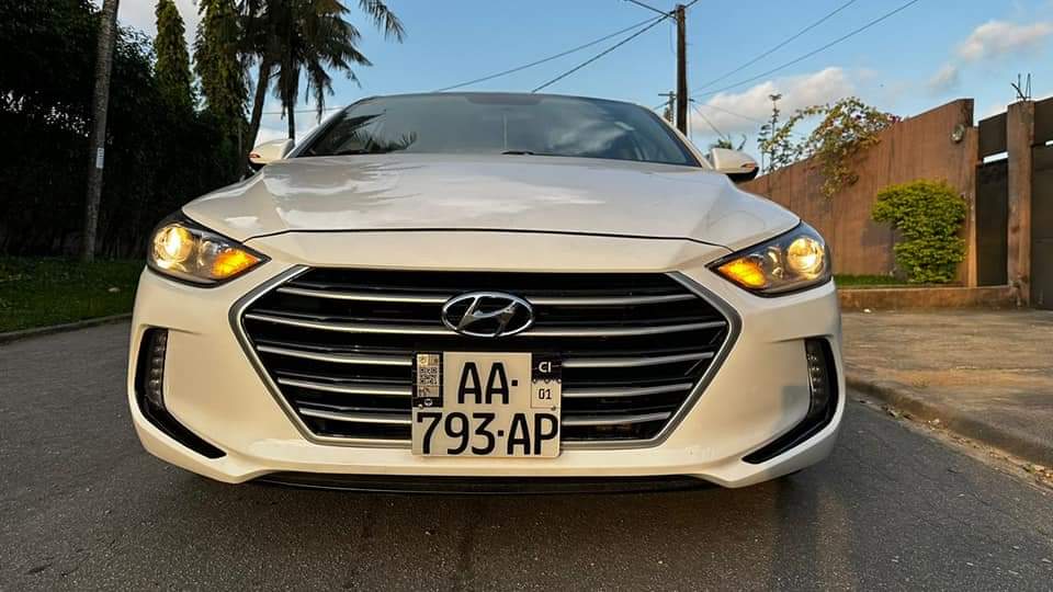 Location de voiture à partir de 2 jour 25000