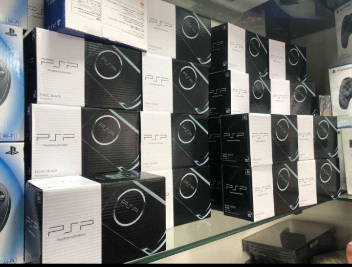 CONSOLES PLAYSTATION PORTABLE (PSP)