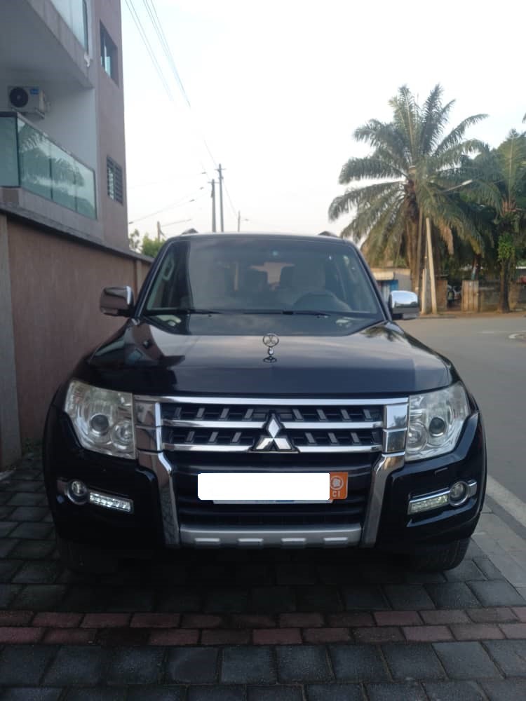 Mitsubishi Pajero 2015