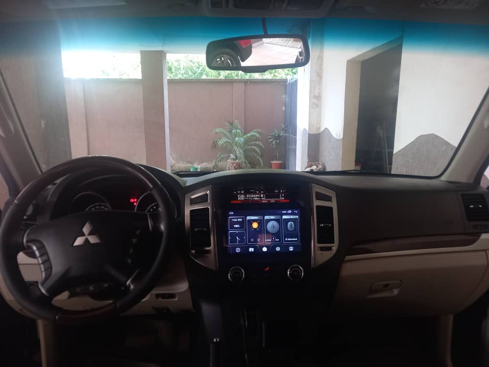 Mitsubishi Pajero 2015