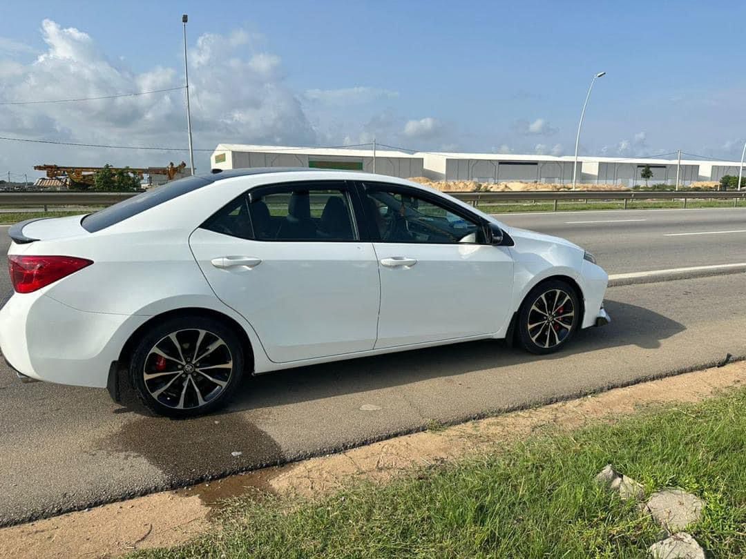 Toyota XSE SPORT FULL OPTION