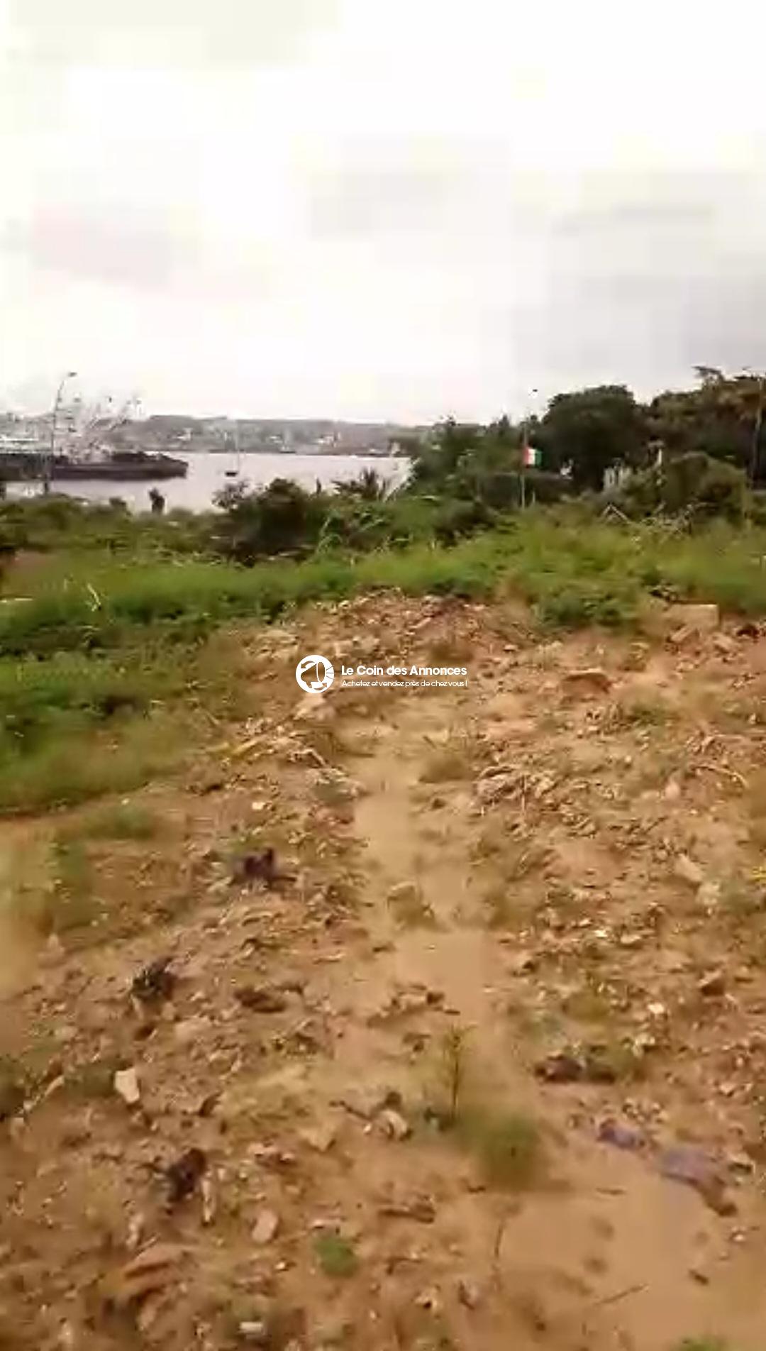 Terrain à vendre