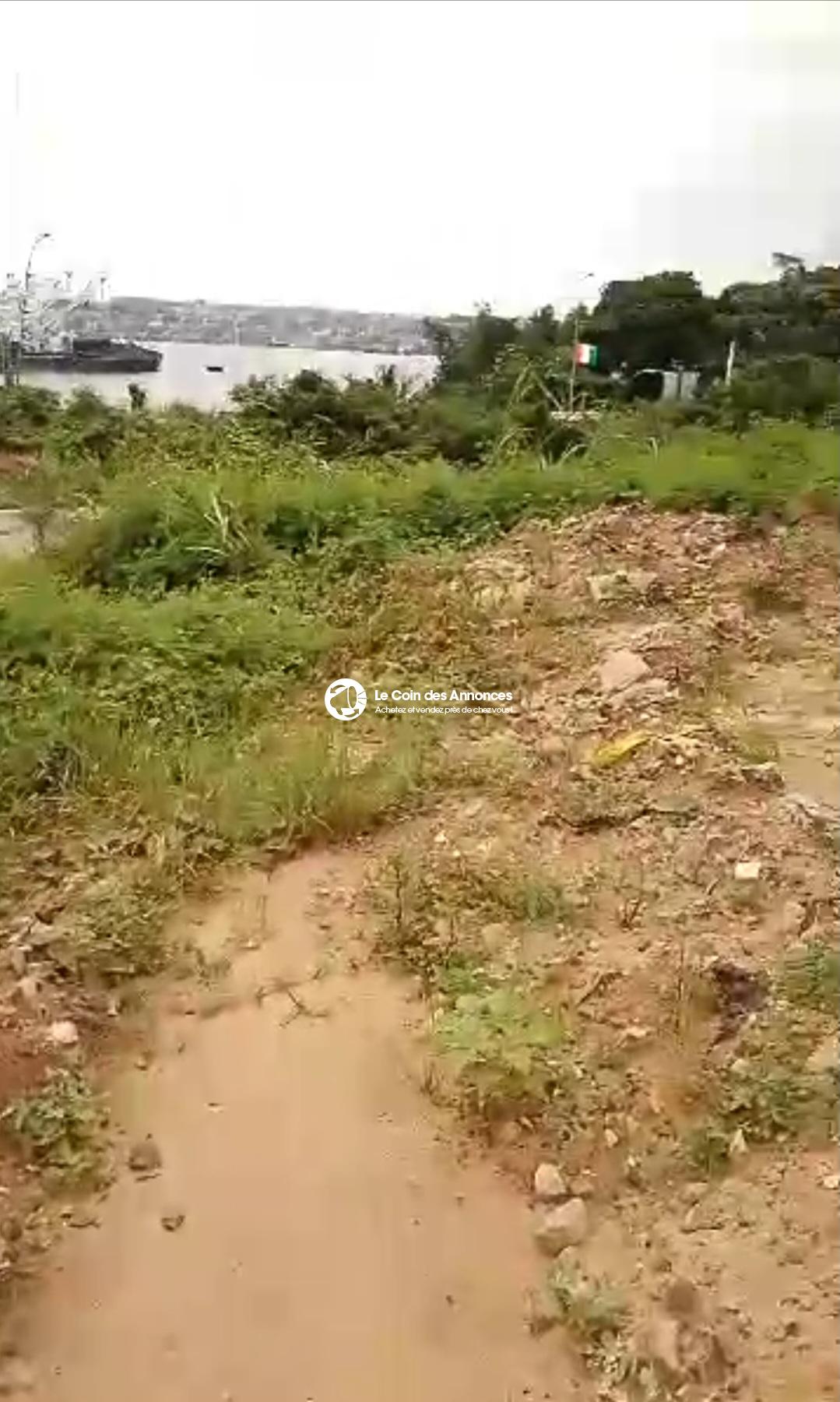 Terrain à vendre