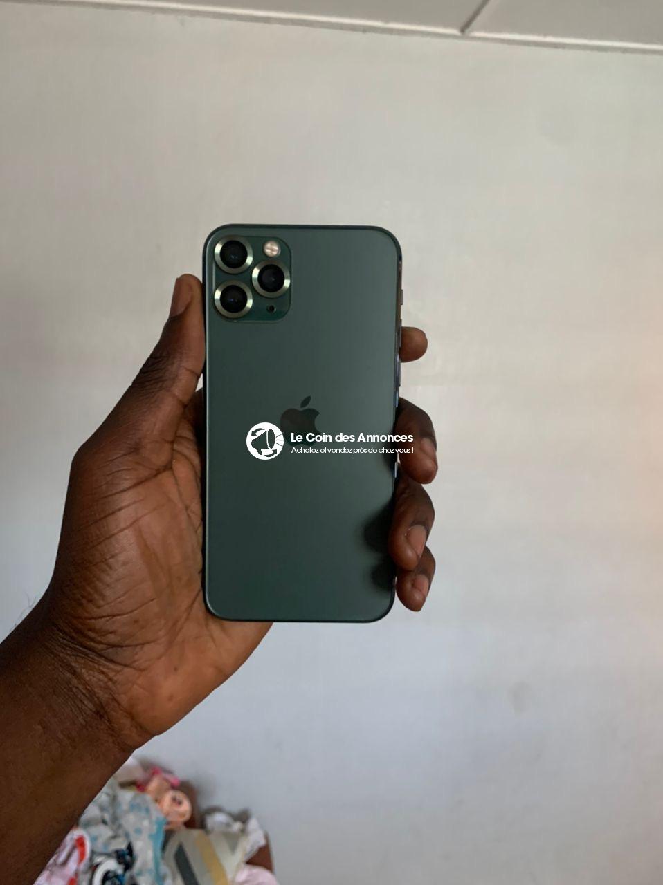 iPhone 11 Pro casi-neuf