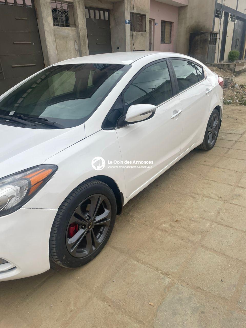 Voiture d’occasion super propre prix négociable