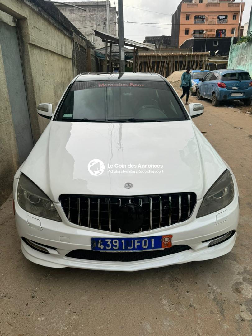 Rapide Mercedes C300 Année 2008