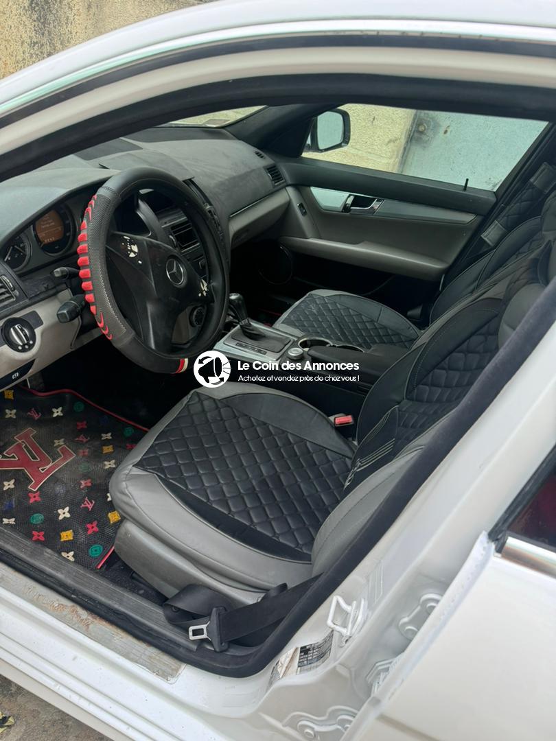 Rapide Mercedes C300 Année 2008