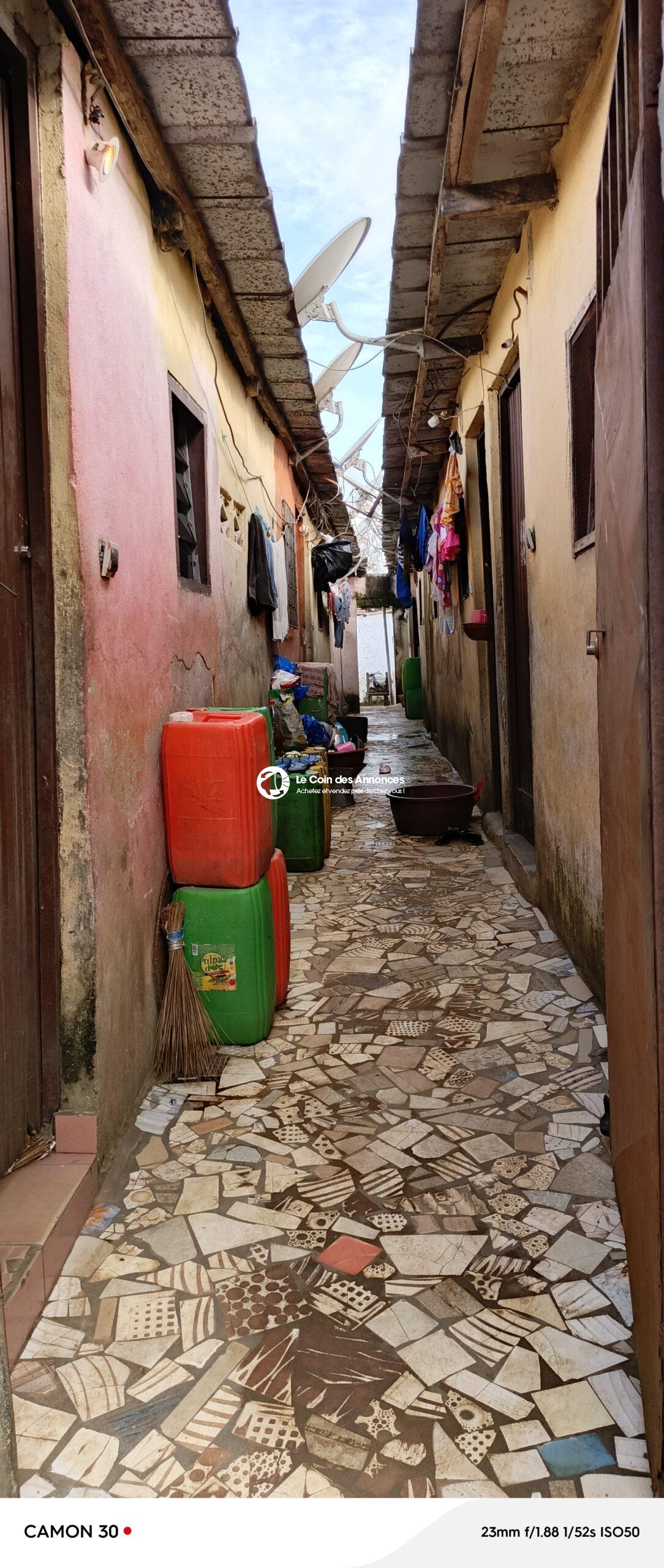 Cour commerciale de 10 studios