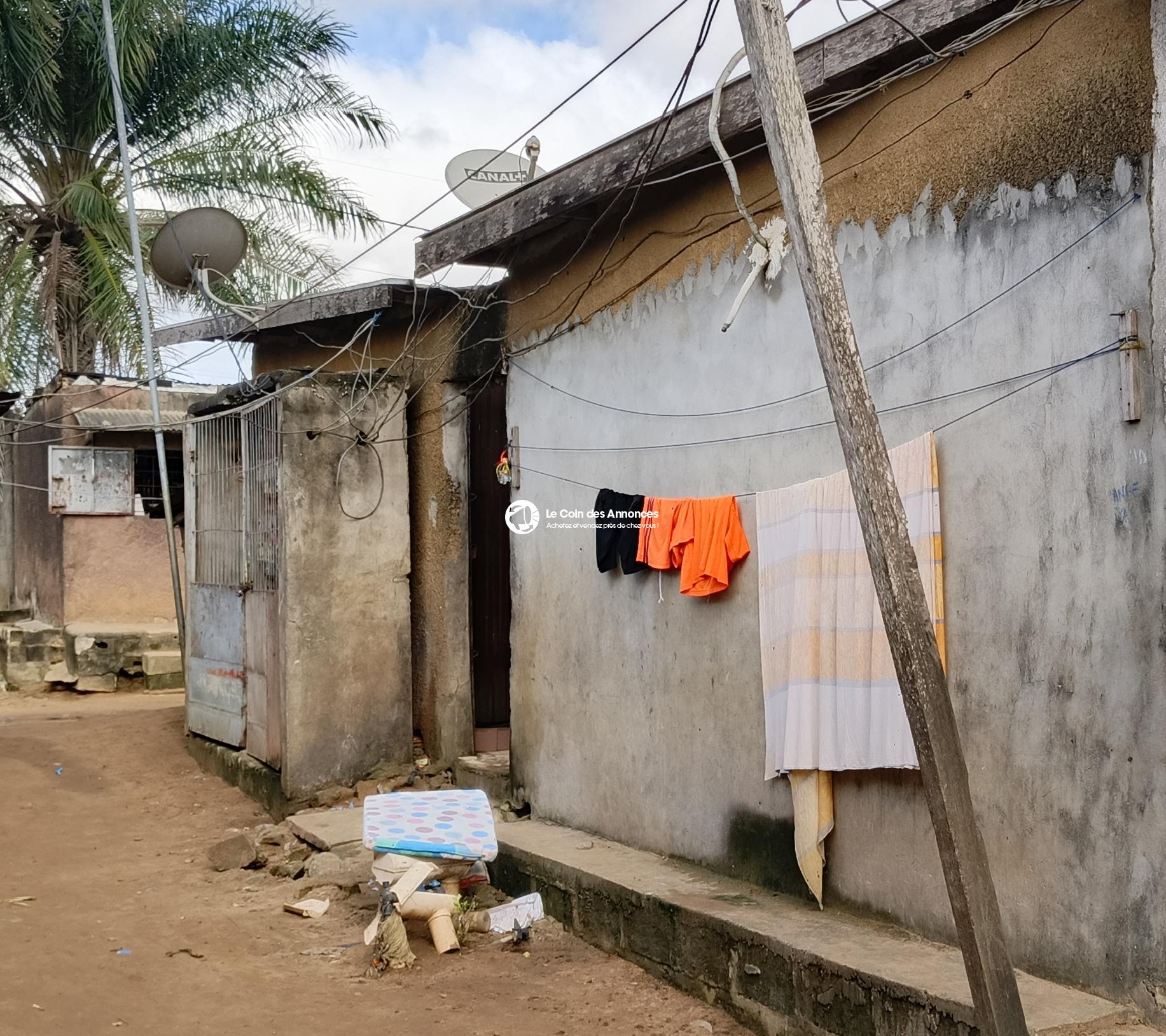 Cour commerciale de 10 studios