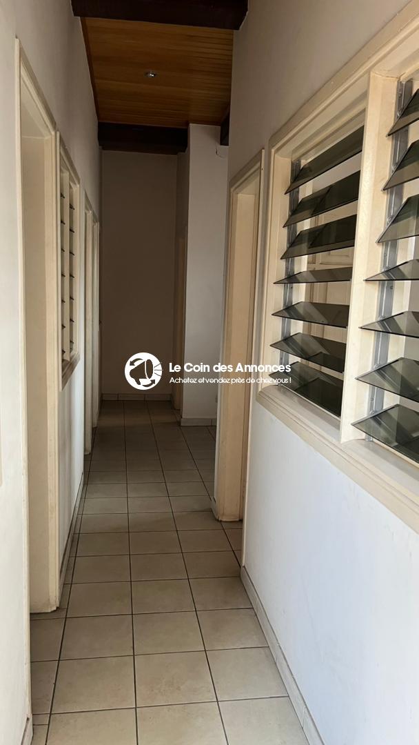 VILLA FONCTIONNELLE A VENDRE /DEUX PLATEAUX LES PERLES