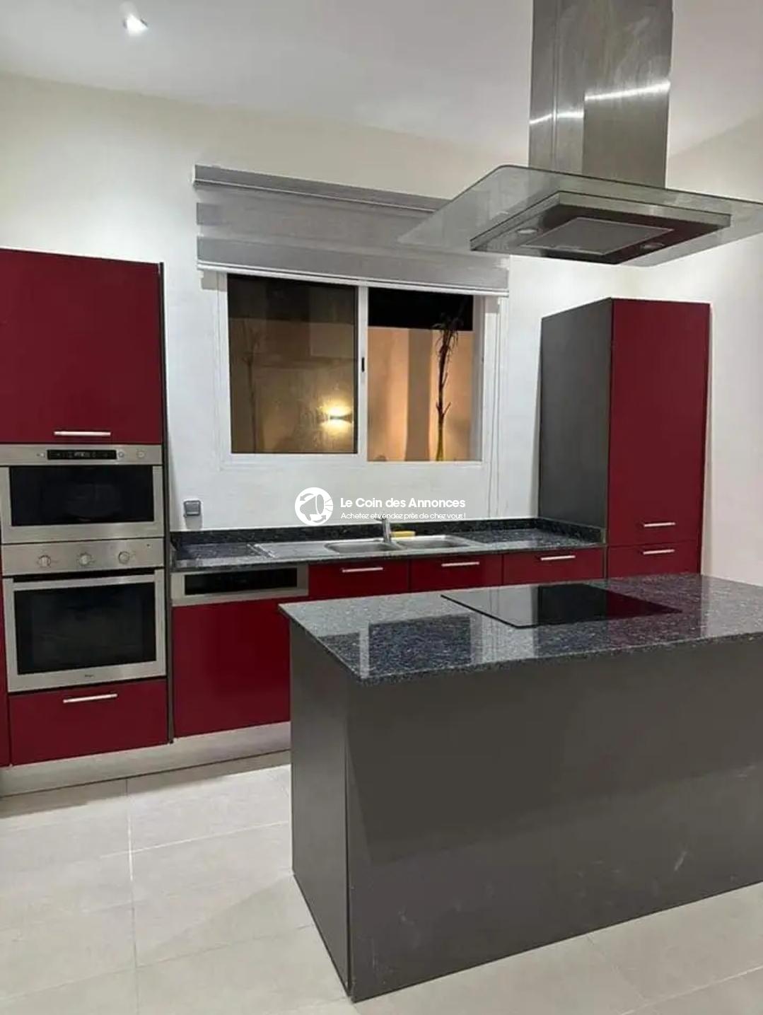 Cocody abatta en vente une duplex de 6pieces avec une piscine