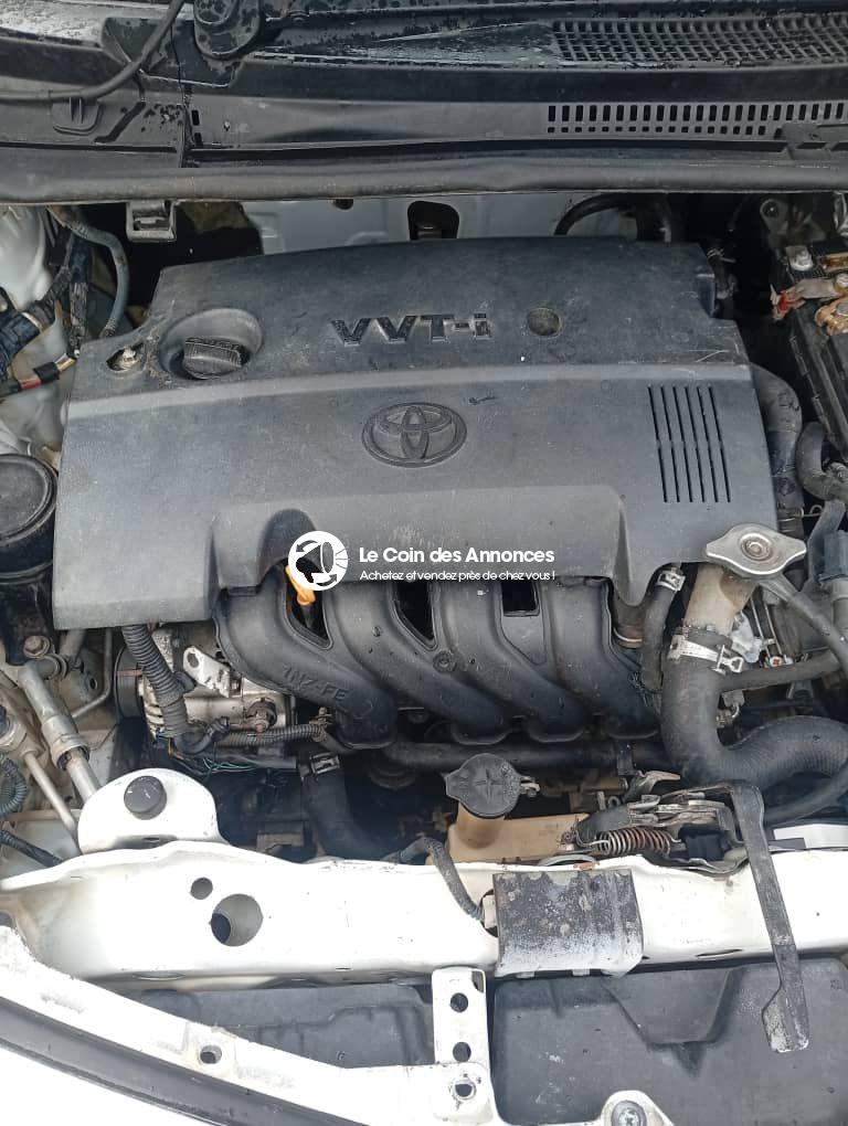 Toyota yaris vitz 2012