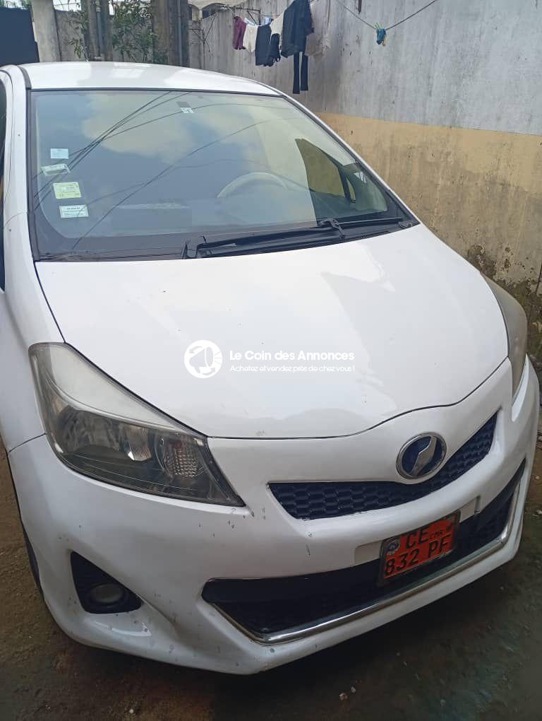 Toyota yaris vitz 2012