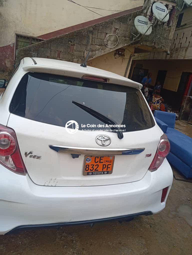 Toyota yaris vitz 2012